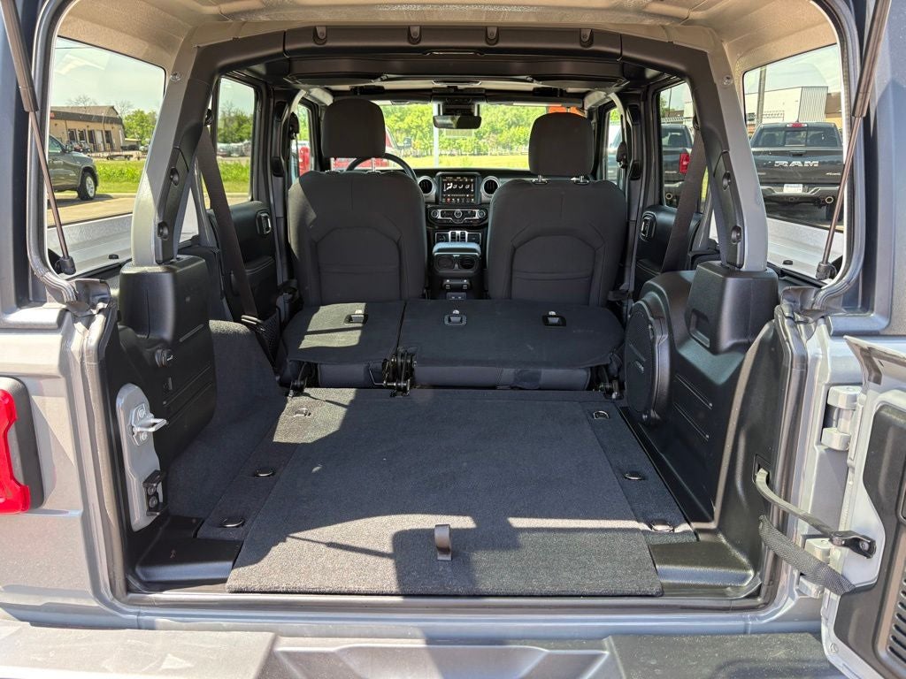 2023 Jeep Wrangler 4-Door Sahara 4x4