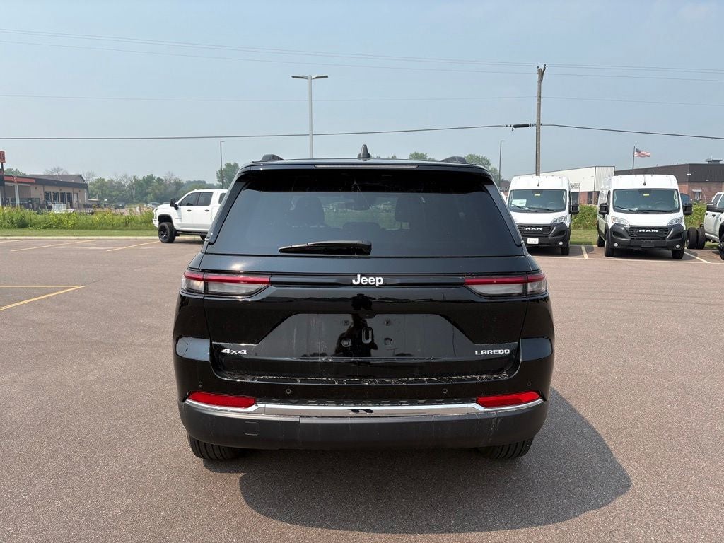 2024 Jeep Grand Cherokee Laredo X 4x4