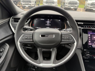 2025 Jeep Grand Cherokee GRAND CHEROKEE LAREDO X 4X4