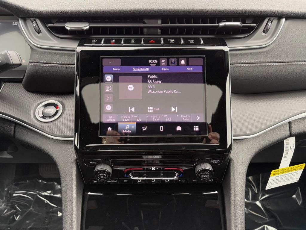 2025 Jeep Grand Cherokee GRAND CHEROKEE LAREDO X 4X4