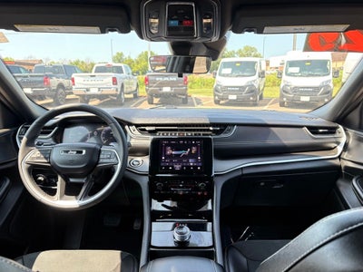 2025 Jeep Grand Cherokee Altitude 4x4