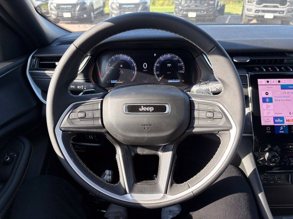 2027 Jeep Grand Cherokee GRAND CHEROKEE LAREDO 4X4