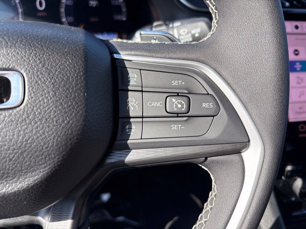 2027 Jeep Grand Cherokee GRAND CHEROKEE LAREDO 4X4