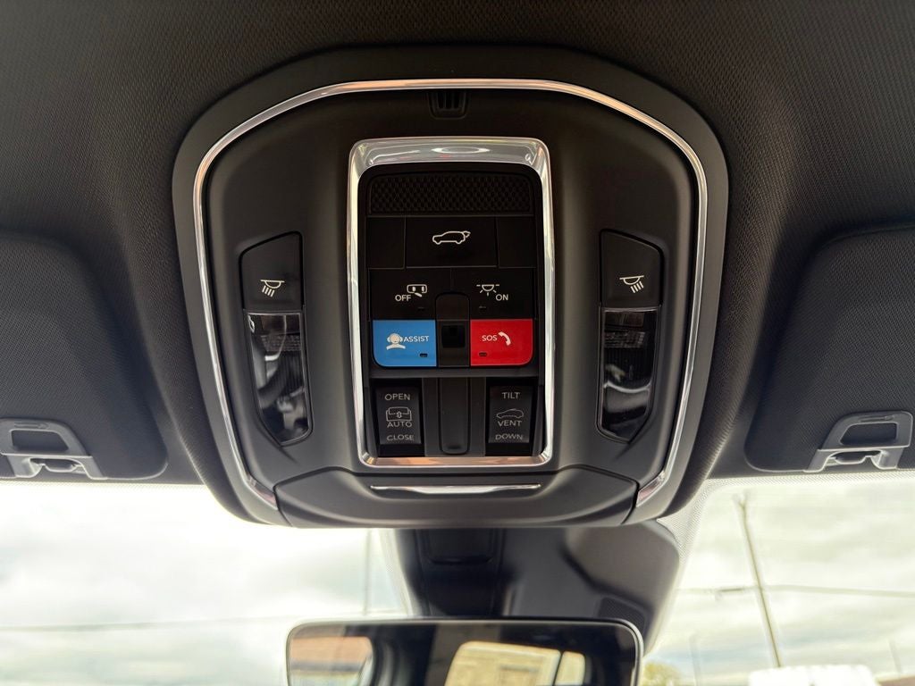 2027 Jeep Grand Cherokee GRAND CHEROKEE LAREDO ALTITUDE 4X4