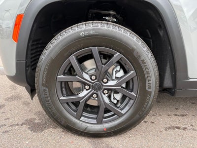 2027 Jeep Grand Cherokee Laredo Altitude