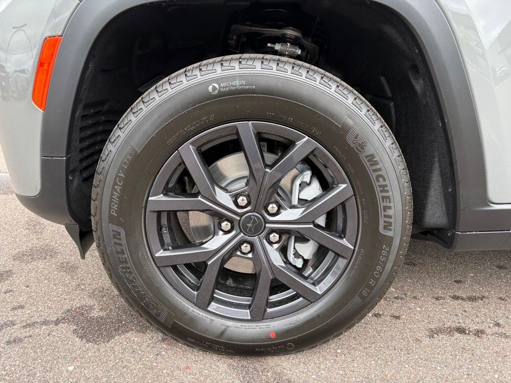 2027 Jeep Grand Cherokee Laredo Altitude