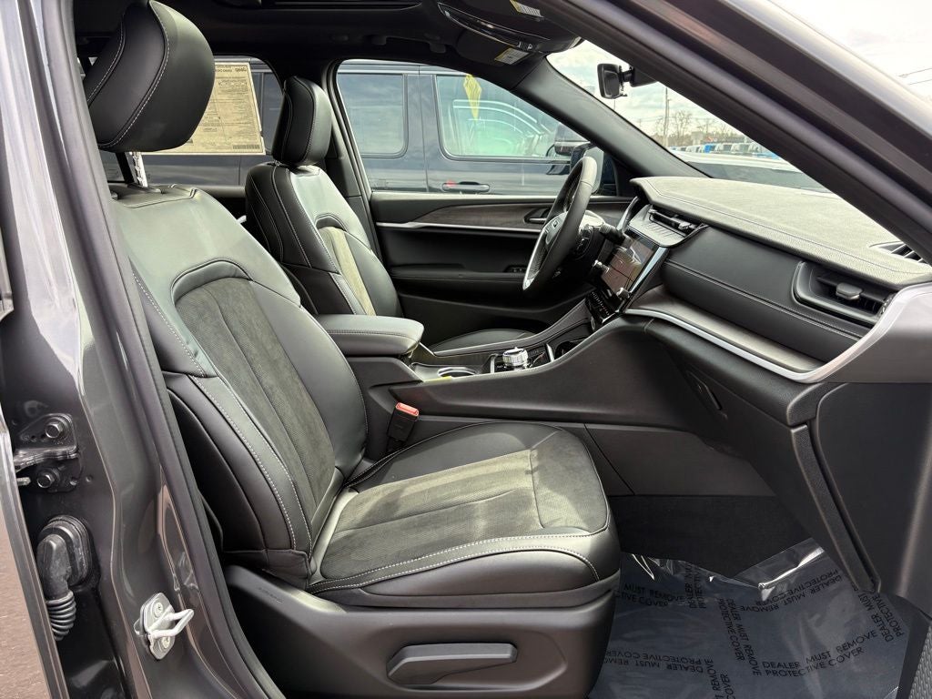 2026 Jeep Grand Cherokee GRAND CHEROKEE LAREDO ALTITUDE 4X4