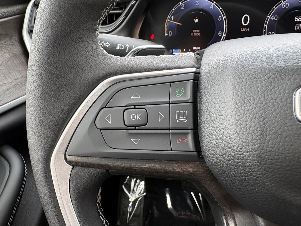 2027 Jeep Grand Cherokee GRAND CHEROKEE LAREDO ALTITUDE 4X4