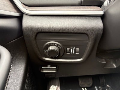 2027 Jeep Grand Cherokee GRAND CHEROKEE LAREDO ALTITUDE 4X4