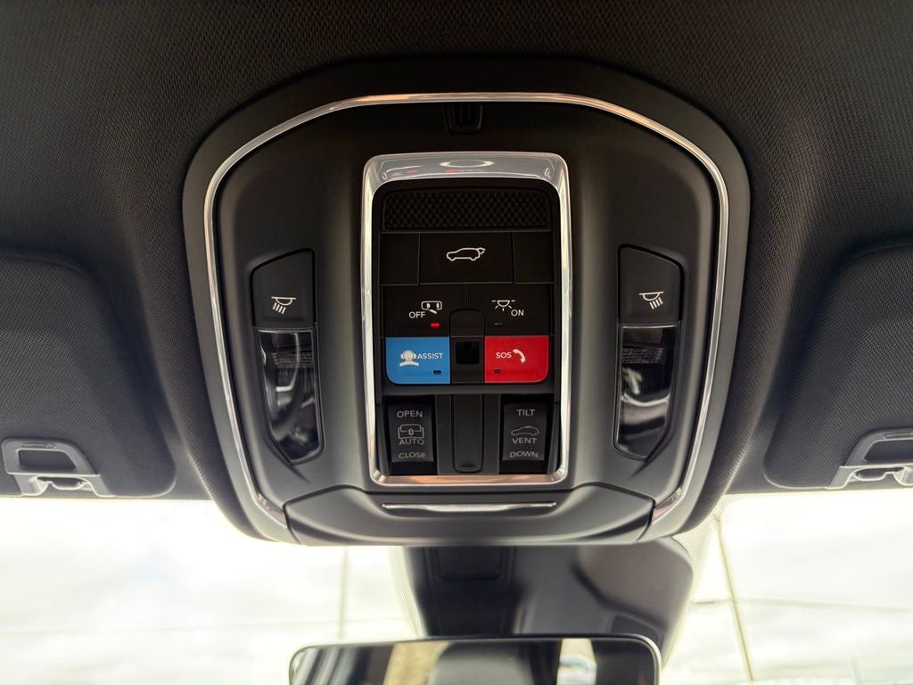 2027 Jeep Grand Cherokee GRAND CHEROKEE LAREDO ALTITUDE 4X4