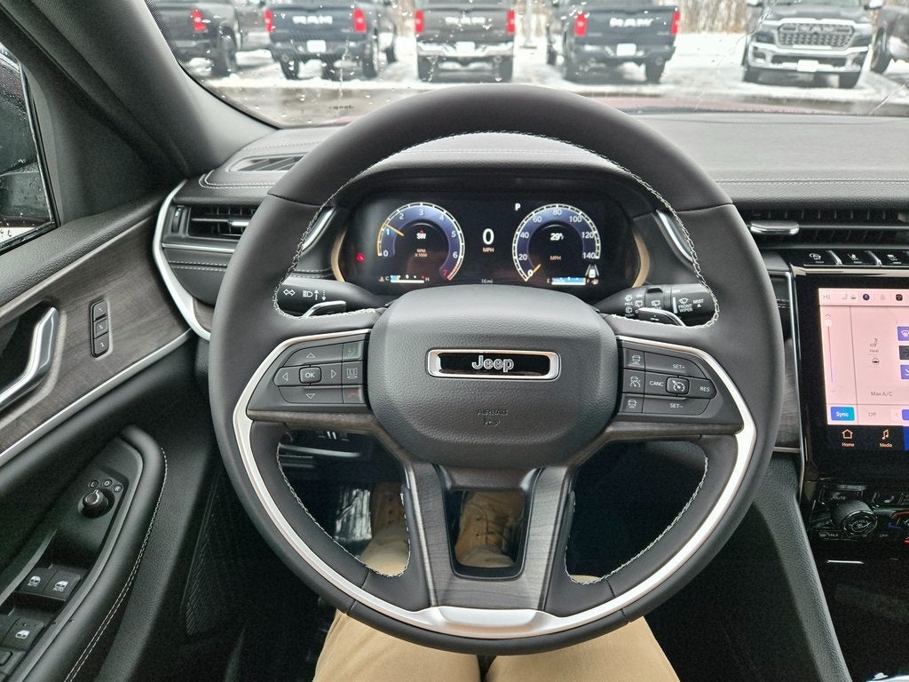 2025 Jeep Grand Cherokee GRAND CHEROKEE LIMITED 4X4