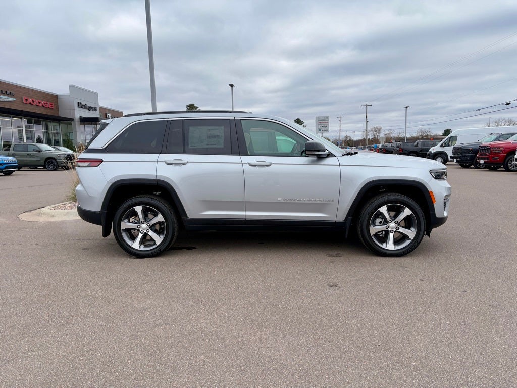 2025 Jeep Grand Cherokee GRAND CHEROKEE LIMITED 4X4