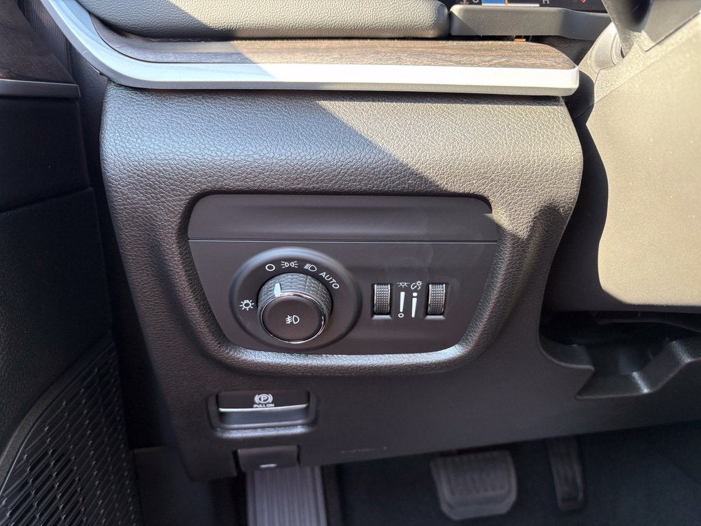 2027 Jeep Grand Cherokee GRAND CHEROKEE LIMITED 4X4