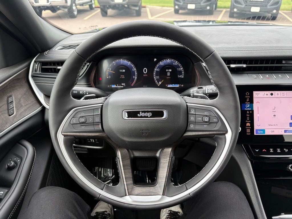 2027 Jeep Grand Cherokee GRAND CHEROKEE LIMITED 4X4