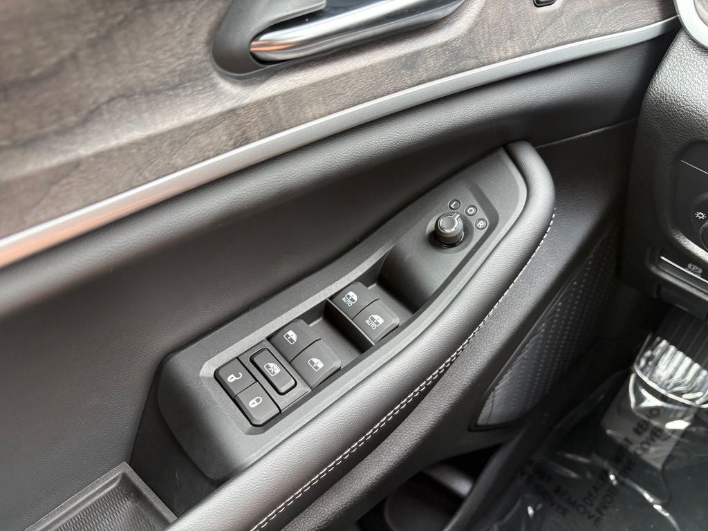 2027 Jeep Grand Cherokee GRAND CHEROKEE LIMITED 4X4