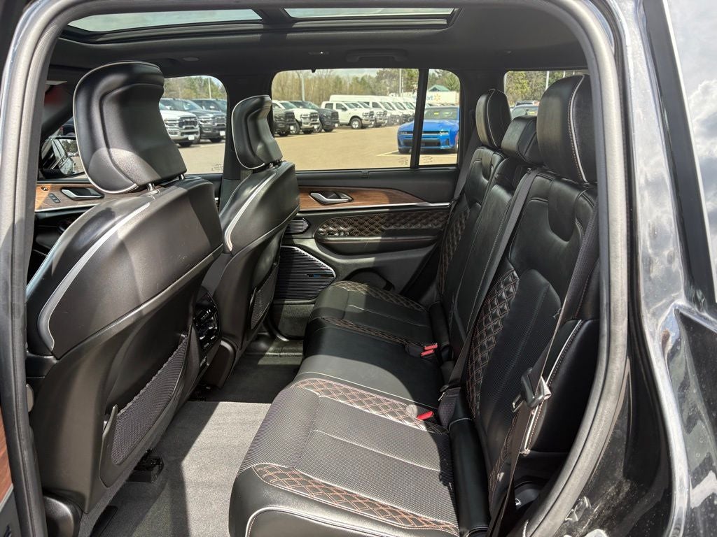 2022 Jeep Grand Cherokee Summit 4x4