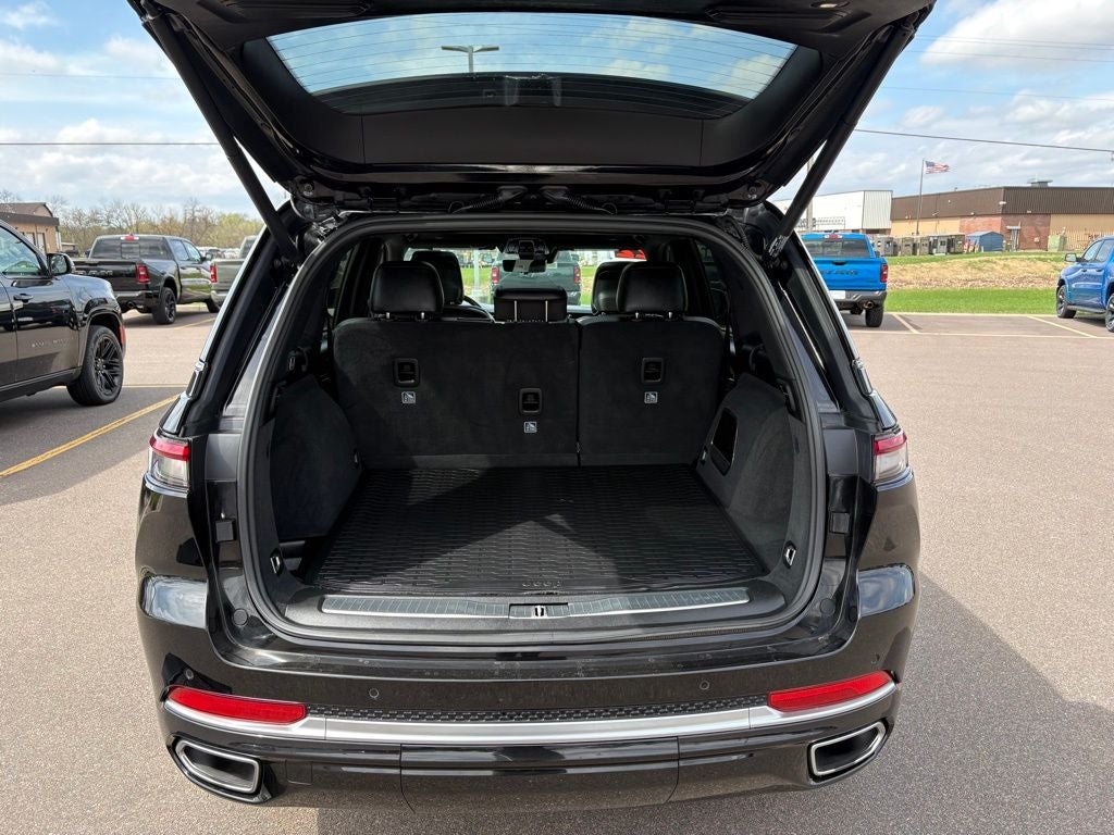 2022 Jeep Grand Cherokee Summit 4x4