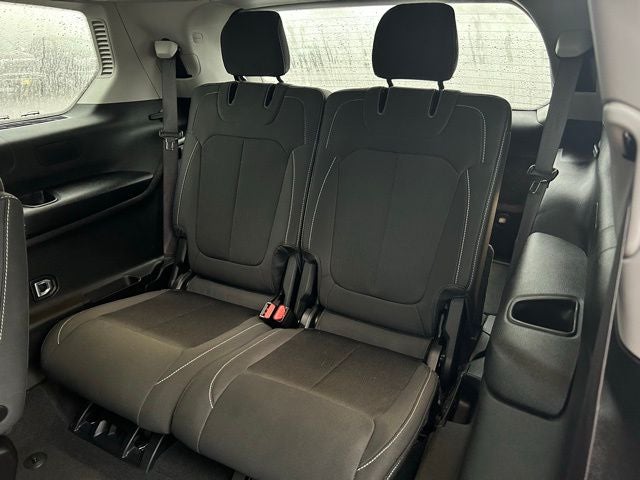 2023 Jeep Grand Cherokee L Laredo 4x4