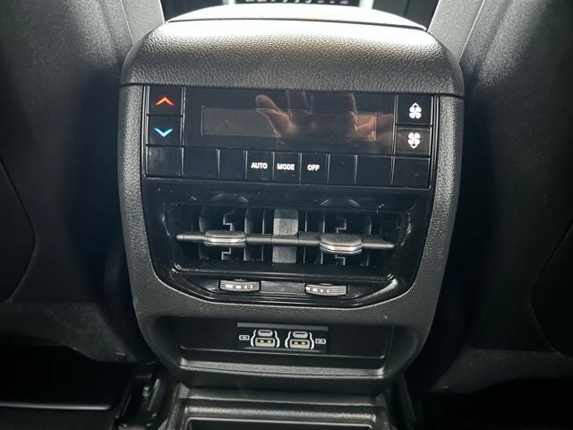 2023 Jeep Grand Cherokee L Laredo 4x4