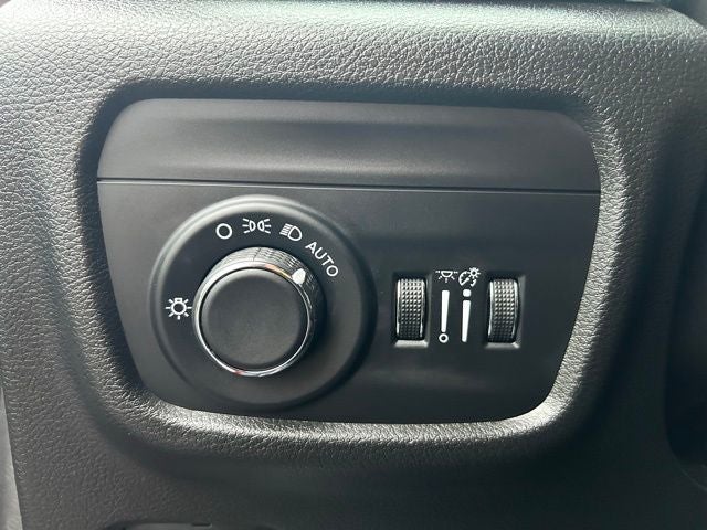 2023 Jeep Grand Cherokee L Laredo 4x4