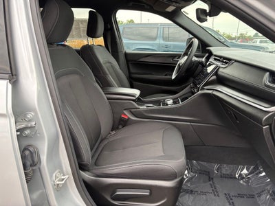 2024 Jeep Grand Cherokee L Laredo 4x4
