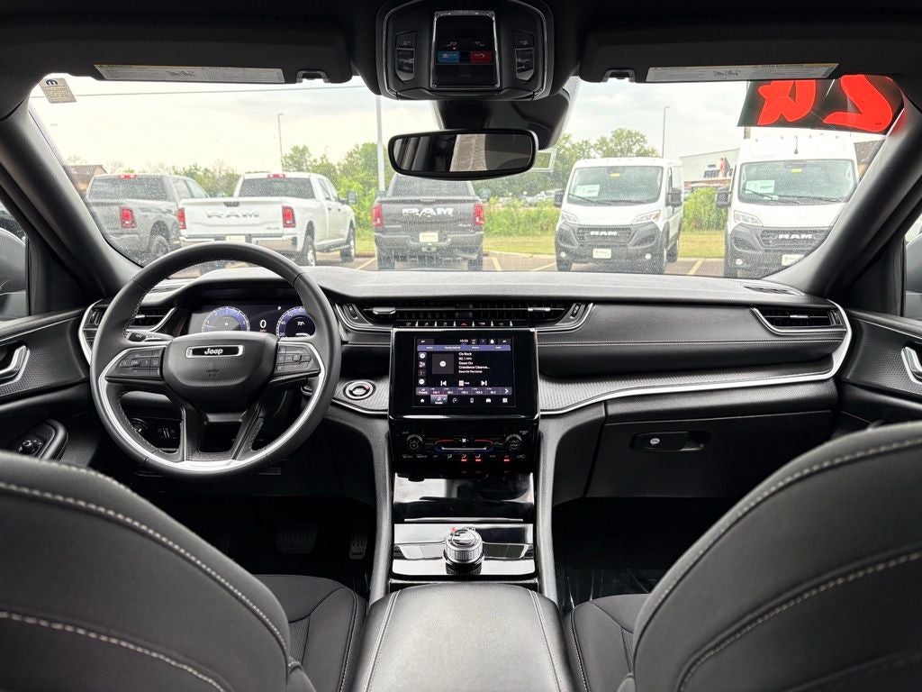 2024 Jeep Grand Cherokee L Laredo 4x4