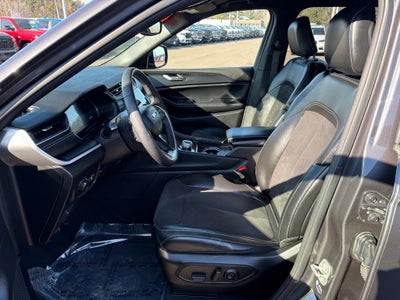 2024 Jeep Grand Cherokee L Altitude 4x4