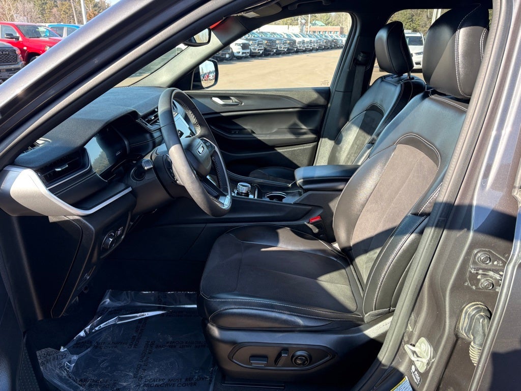 2024 Jeep Grand Cherokee L Altitude 4x4