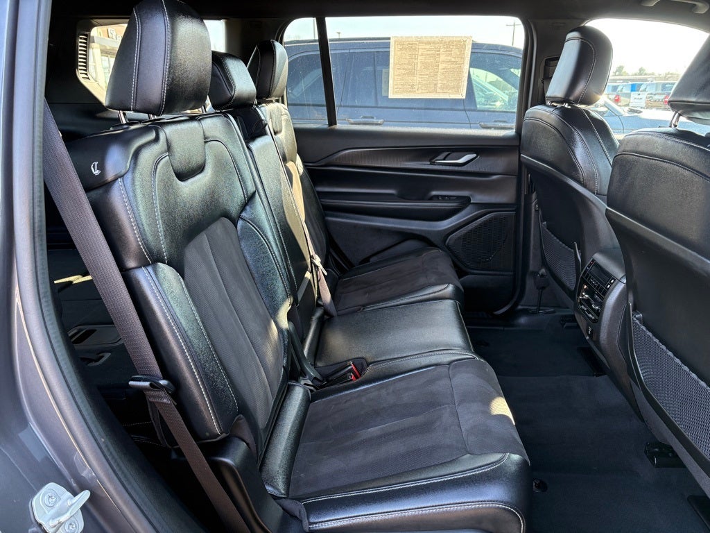 2024 Jeep Grand Cherokee L Altitude 4x4