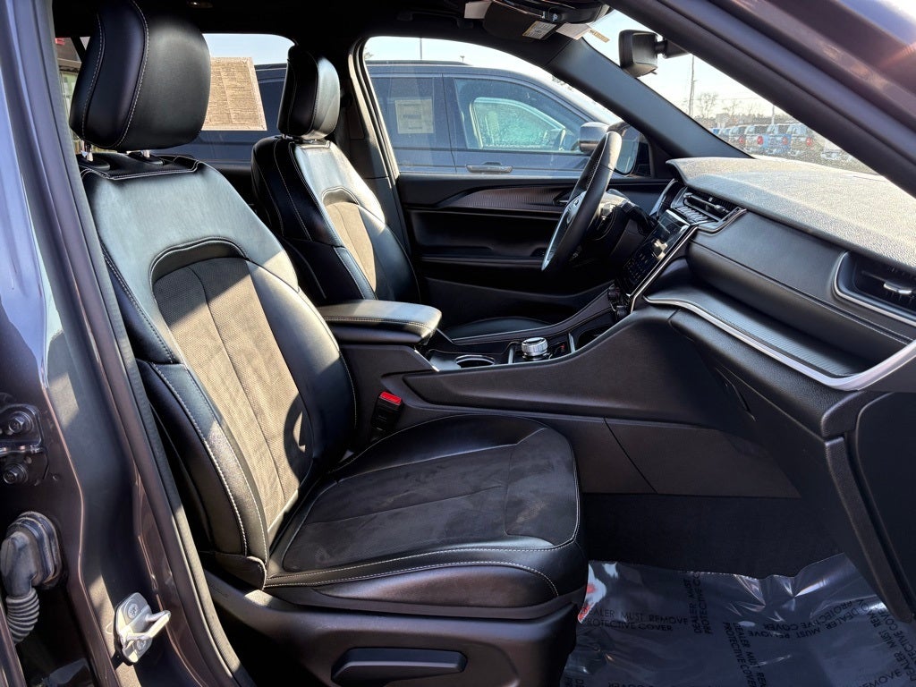 2024 Jeep Grand Cherokee L Altitude 4x4