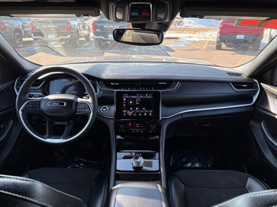 2024 Jeep Grand Cherokee L Altitude 4x4