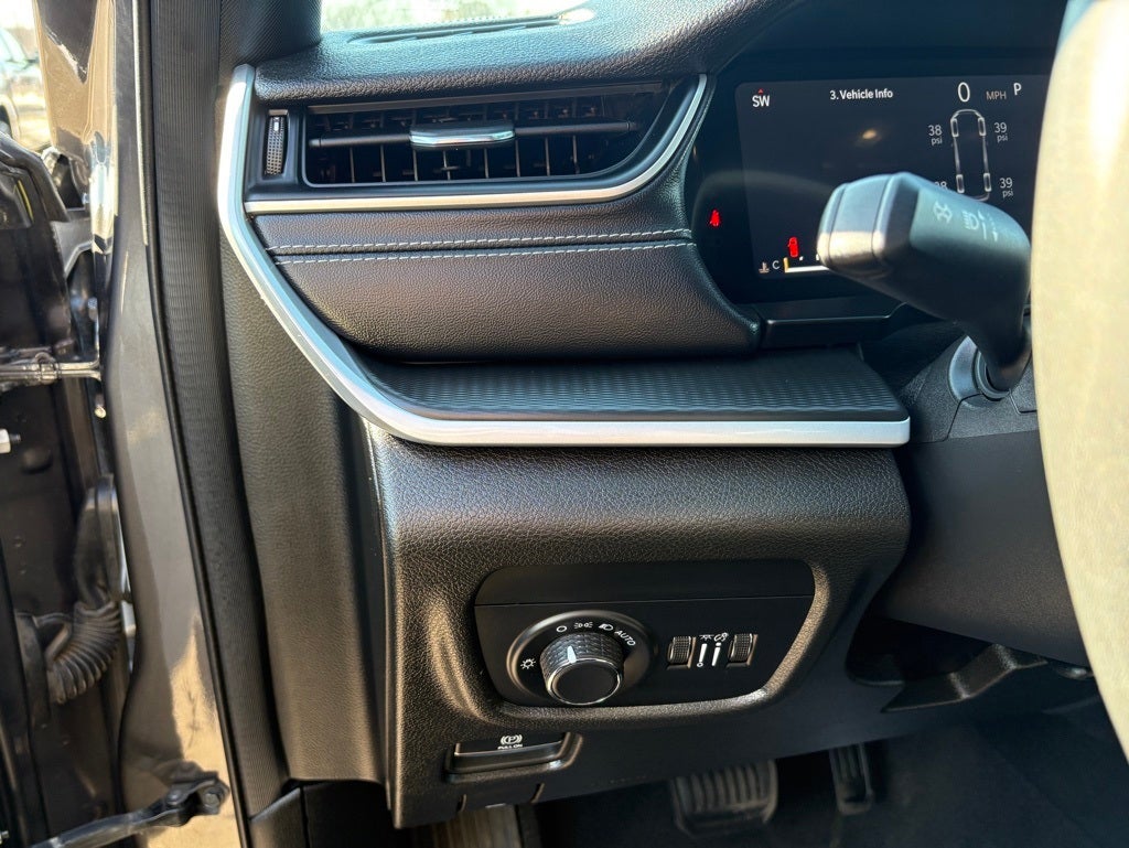 2024 Jeep Grand Cherokee L Altitude 4x4