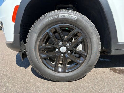 2023 Jeep Grand Cherokee L Laredo 4x4