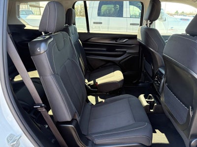 2023 Jeep Grand Cherokee L Laredo 4x4