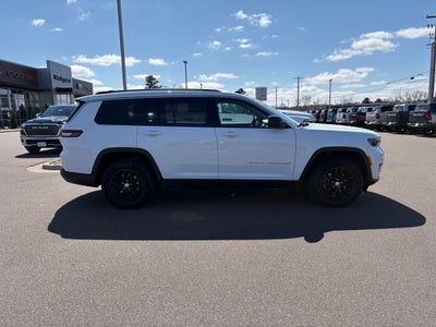 2023 Jeep Grand Cherokee L Laredo 4x4
