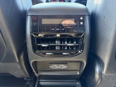 2023 Jeep Grand Cherokee L Laredo 4x4