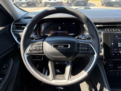 2023 Jeep Grand Cherokee L Laredo 4x4