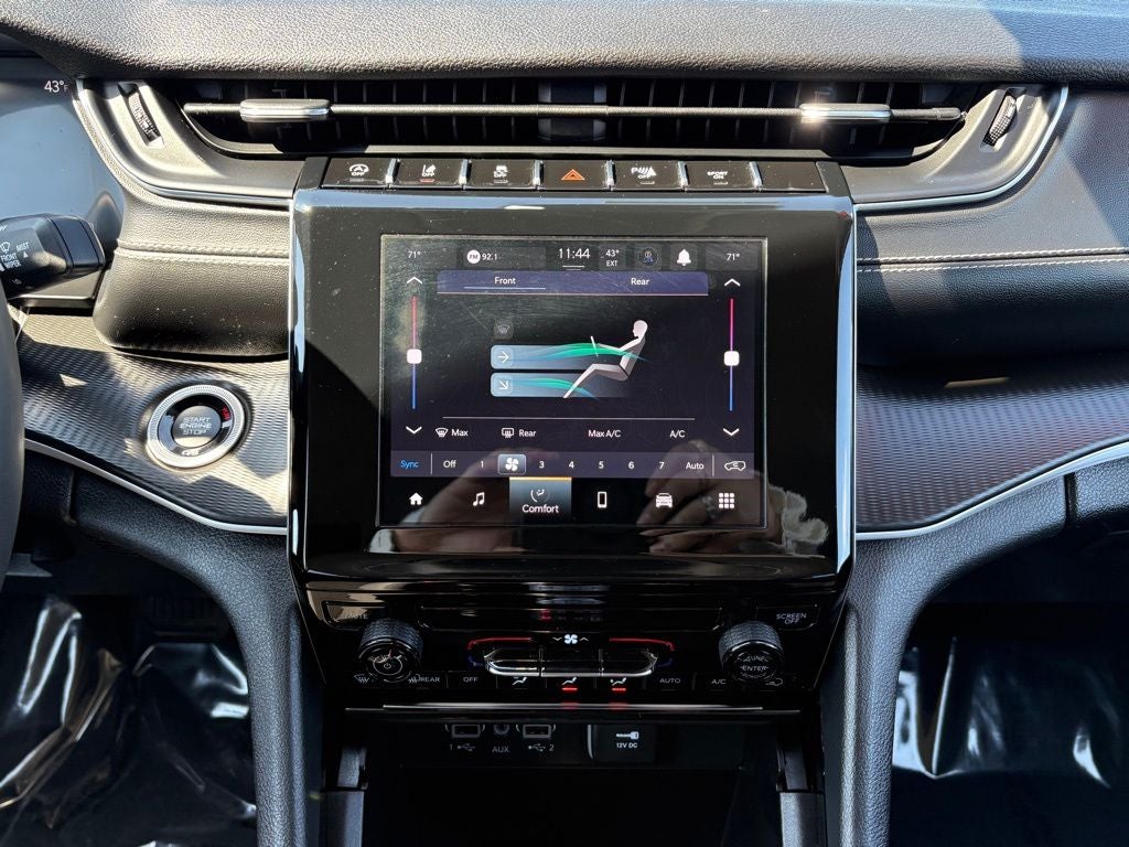 2023 Jeep Grand Cherokee L Laredo 4x4