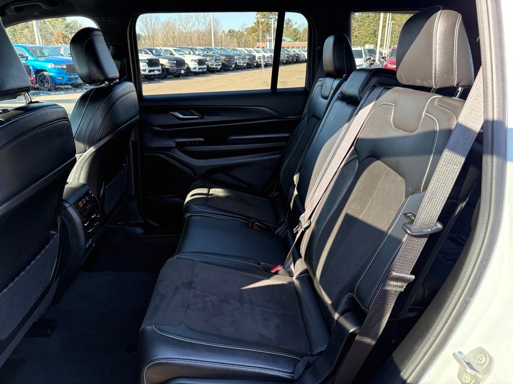 2024 Jeep Grand Cherokee L Altitude 4x4