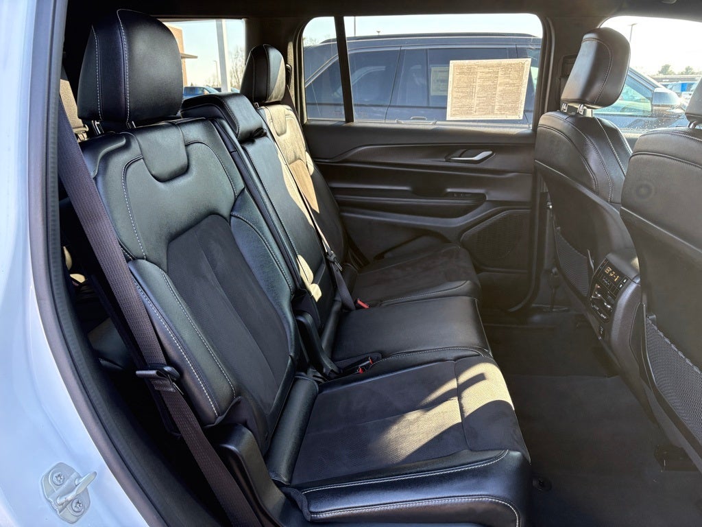 2024 Jeep Grand Cherokee L Altitude 4x4