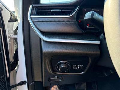 2024 Jeep Grand Cherokee L Altitude 4x4