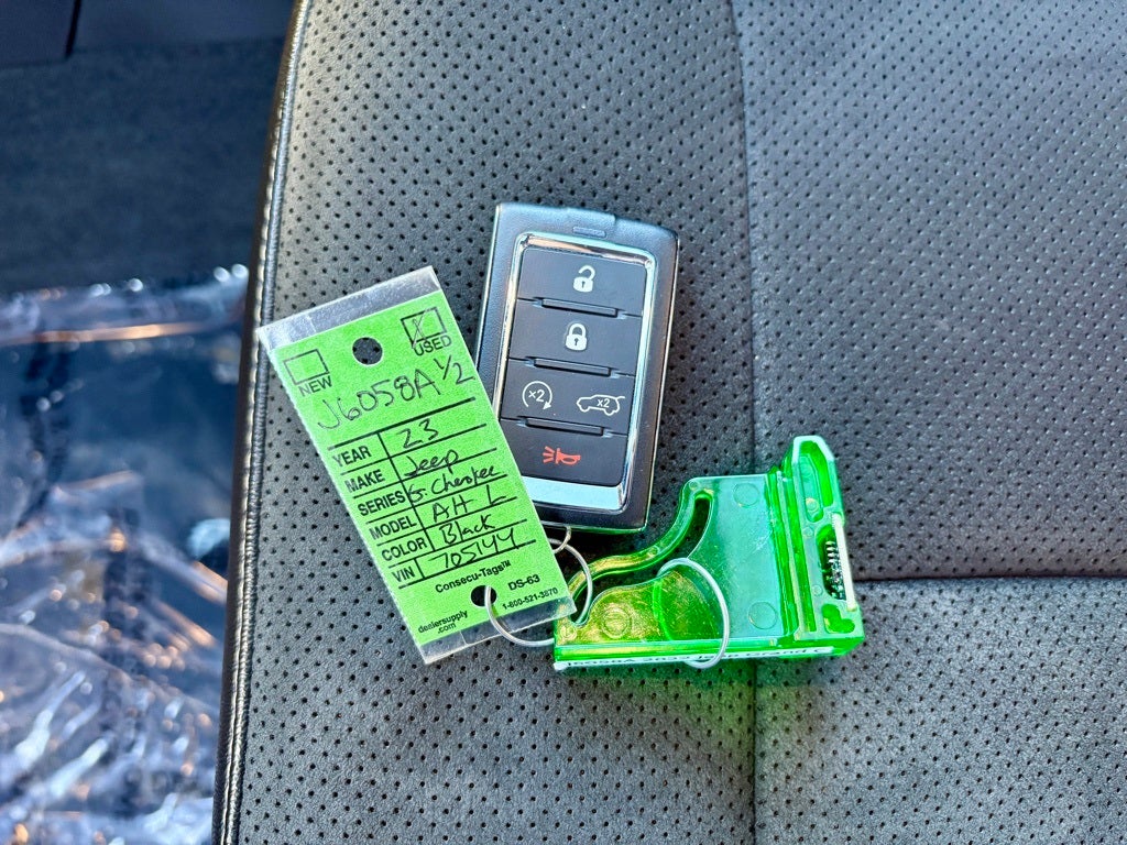 2023 Jeep Grand Cherokee L Altitude 4x4