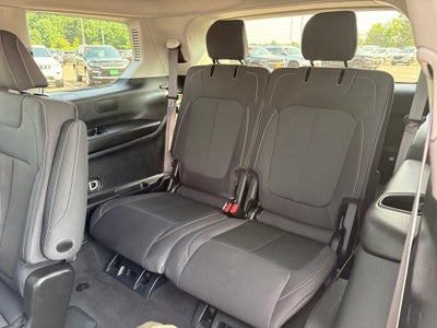 2023 Jeep Grand Cherokee L Laredo 4x4