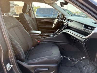 2023 Jeep Grand Cherokee L Laredo 4x4
