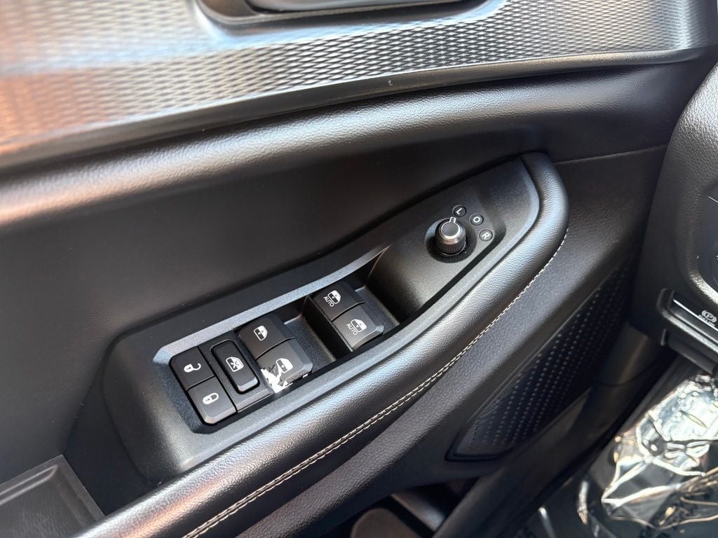 2023 Jeep Grand Cherokee L Laredo 4x4