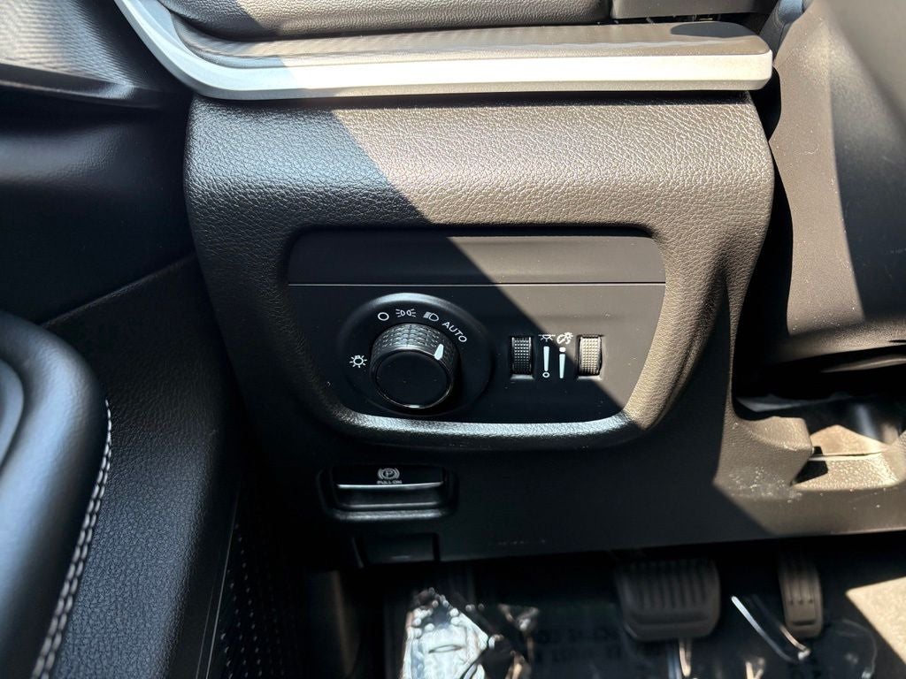 2023 Jeep Grand Cherokee L Laredo 4x4