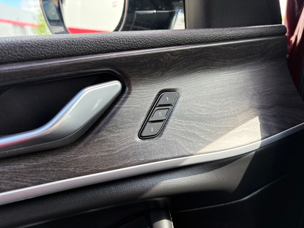 2025 Jeep Grand Cherokee L Limited 4x4