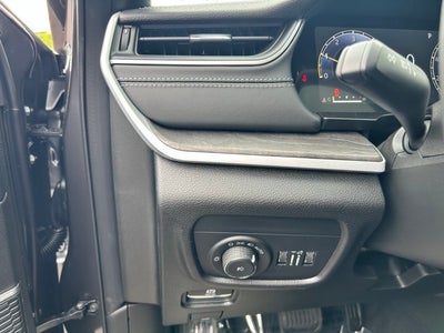 2025 Jeep Grand Cherokee GRAND CHEROKEE L LIMITED 4X4