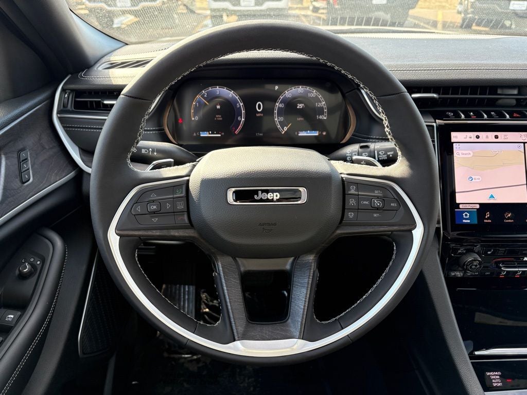 2025 Jeep Grand Cherokee GRAND CHEROKEE L LIMITED 4X4