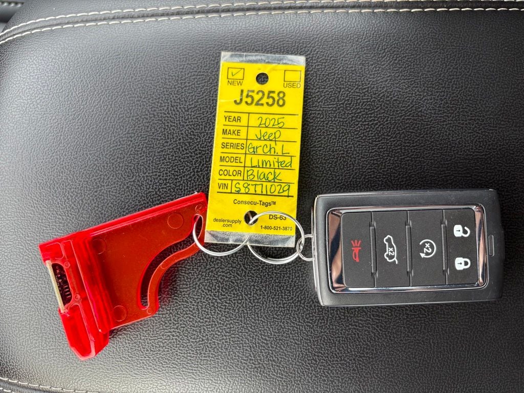 2025 Jeep Grand Cherokee GRAND CHEROKEE L LIMITED 4X4
